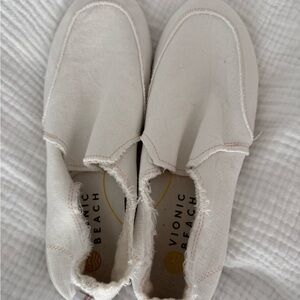 Vionic Women's White Slip-On Shoes